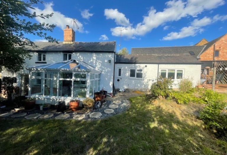 3 Bedroom Fully Furnished Character Cottage to rent in Upper Boddington £1500.00 P.C.M.