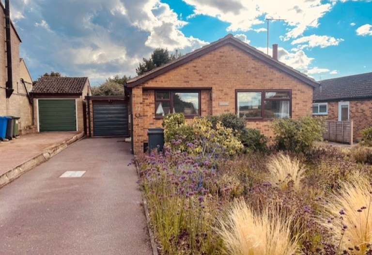 Two bedroom furnished detached Bungalow to rent in Aston Le walls £1450.00